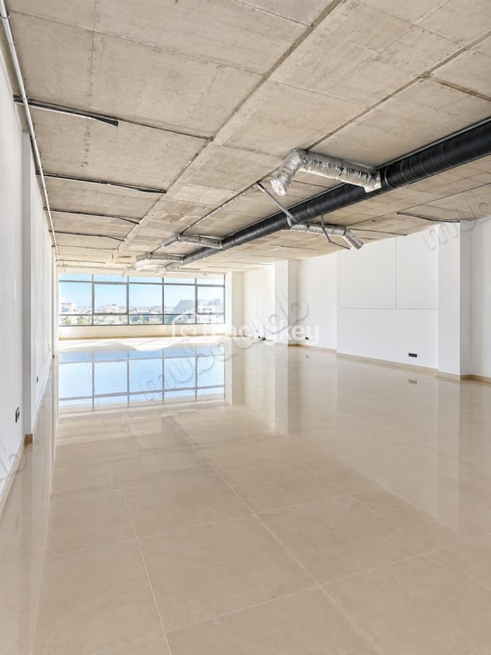 Bureau de 275 m² à Tanger