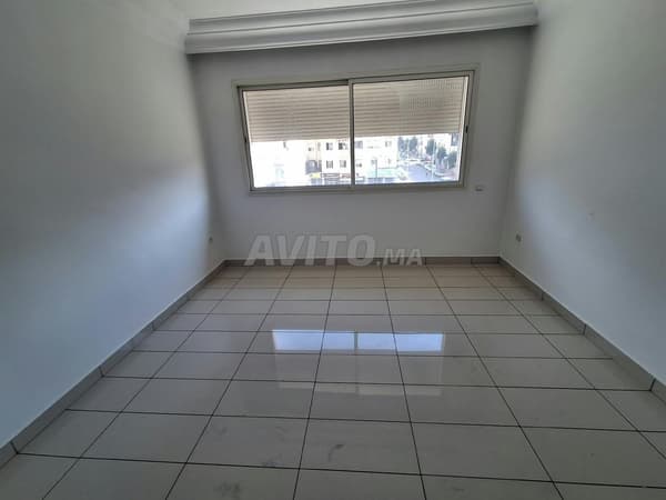 Lichtrijk kantoor 66 m² Galerie Al Amirat