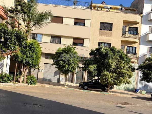 منزل بعنوان ملكية، مساحة 111 م² طابق أرضي + طابقين (R+2) سلا الجديدة