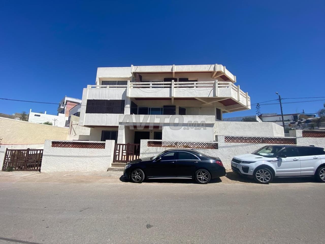 Grande villa in vendita di fronte al mare