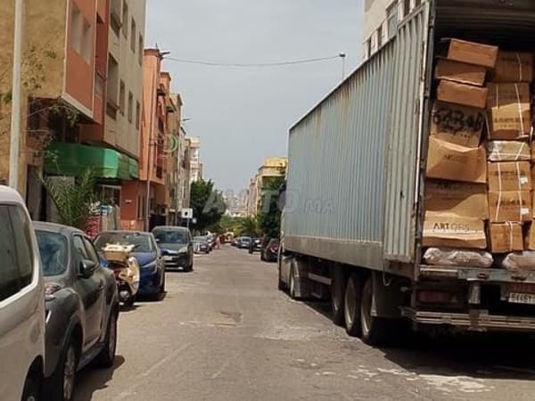 محل للإيجار قرب ساحة سيدي معروف