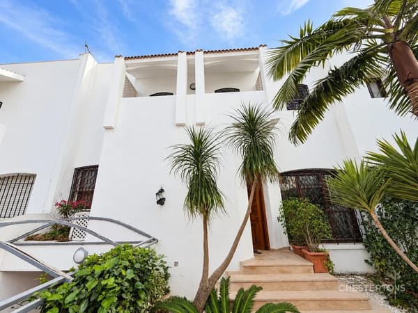 Characterful townhouse to renovate, Ain Diab