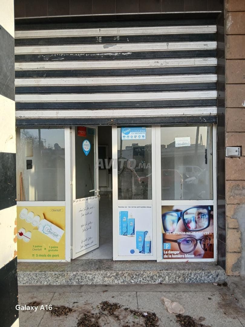 Well-located shop for rent