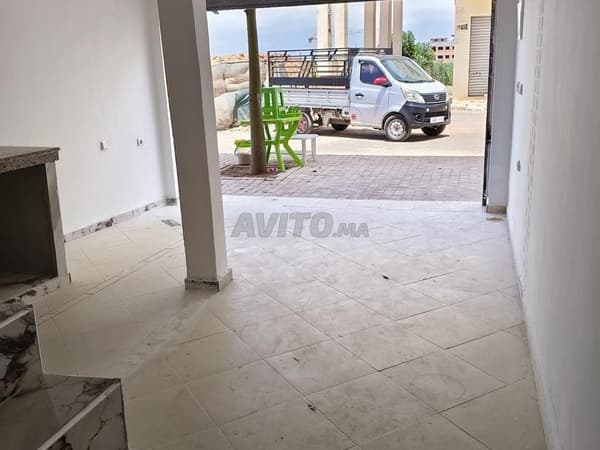 Local commercial à vendre, aménagé, 26 m² avec mezzanine de 13 m²