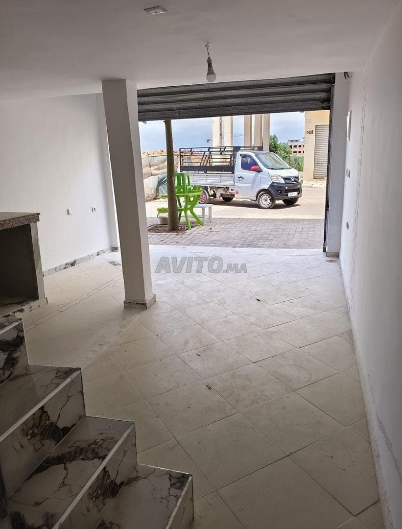 Local commercial à vendre, aménagé, 26 m² avec mezzanine de 13 m²