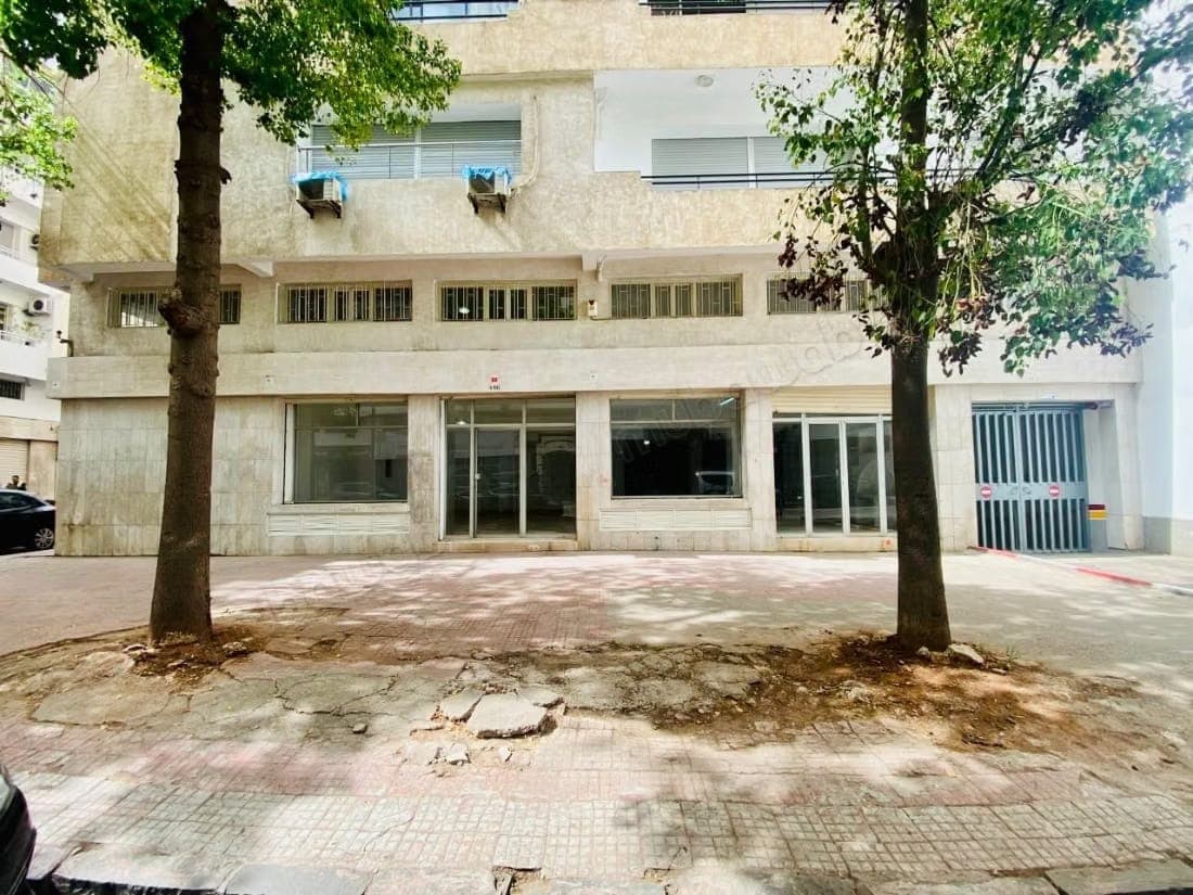 محل تجاري زاوية للبيع CIL 329 م²