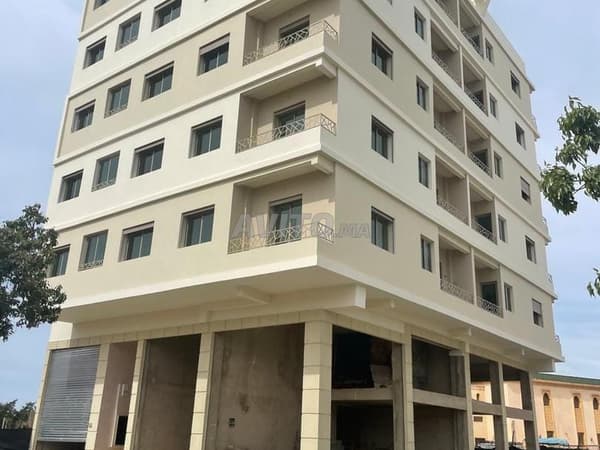 New apartment with lift and parking