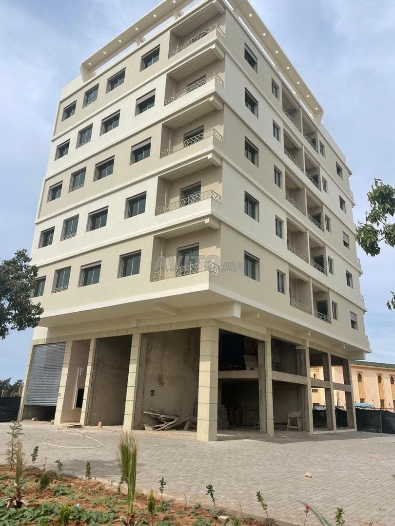 New apartment with lift and parking