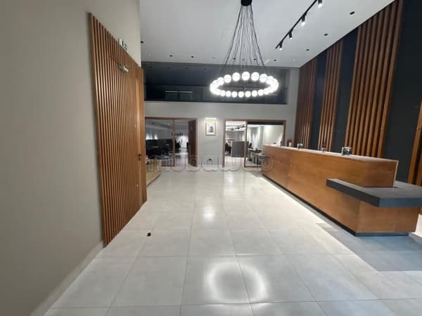Prime kantoor van 350 m² ingericht leeg te huur