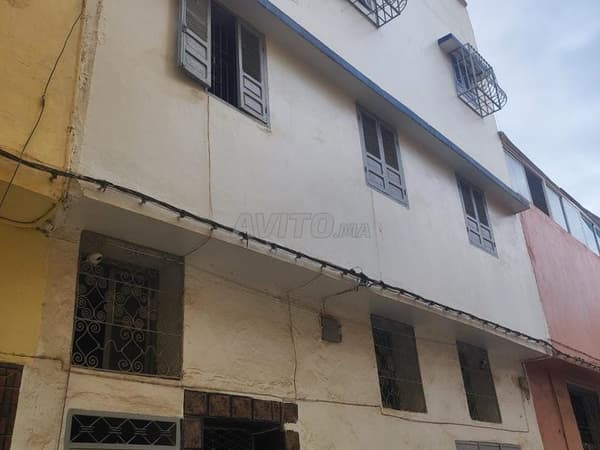 Maison complète à vendre avec son magasin, rue de Rabat