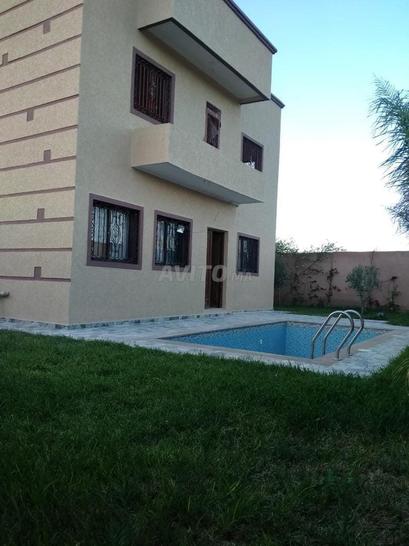 Villa avec piscine titrée 400m²