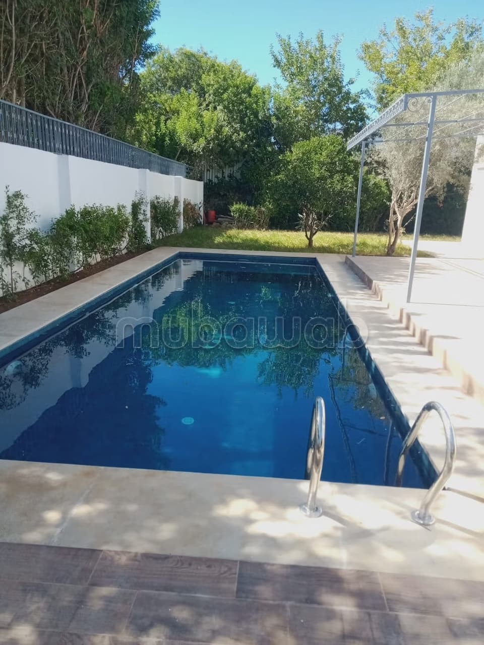 Villa avec piscine 2000m2 en location Souissi