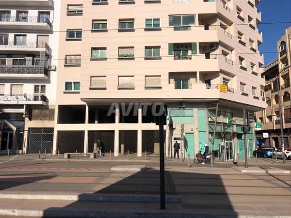 Local 364 m² 4 façades collé BMCI Tramway CAFC
