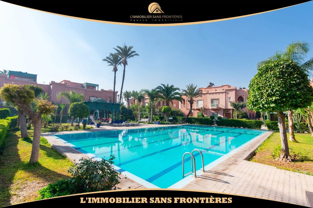 Villa vide à louer à Targa, Marrakech – Piscine collective – 240 m² habitables