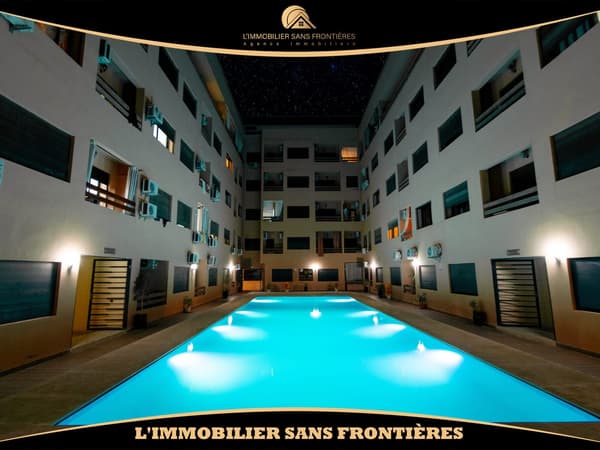 Appartement meublé de 55 m² – 1 chambre, terrasse, vue piscine et parking titré en…