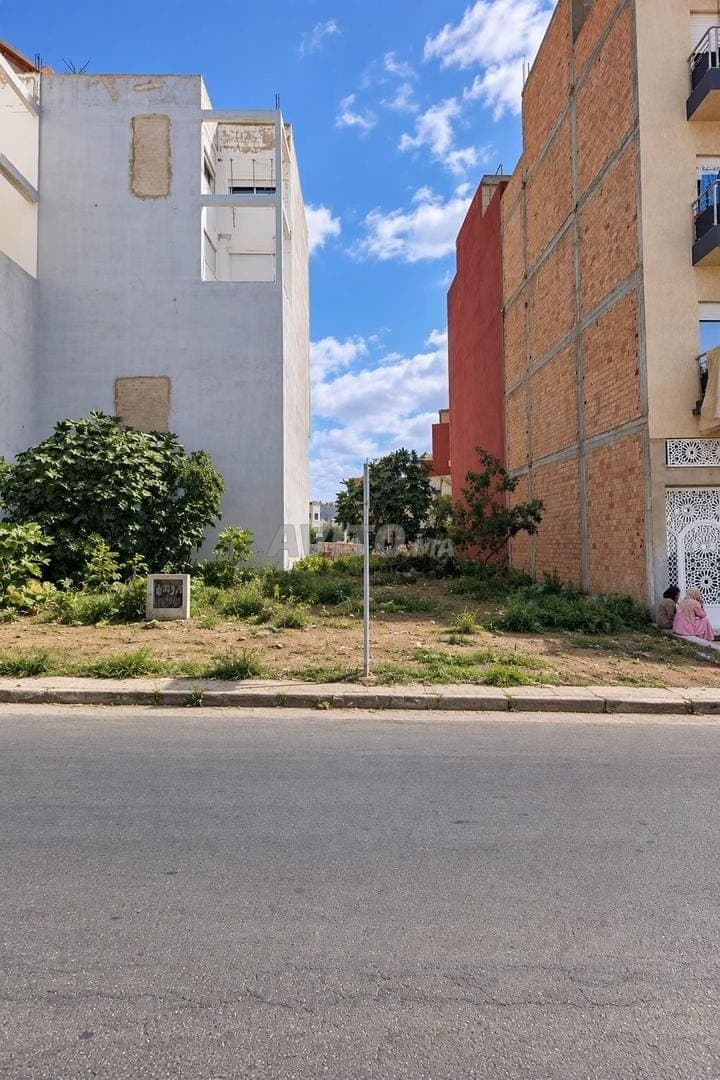 Terreno de urbanización en la carretera 20