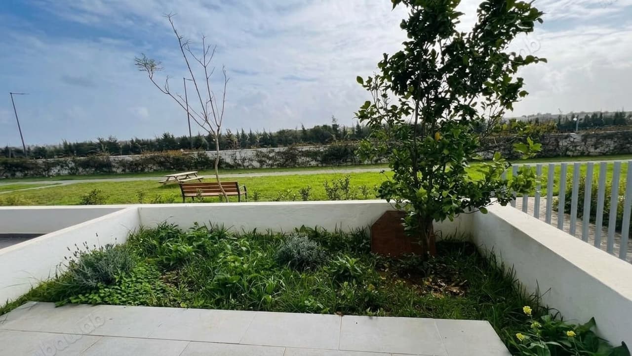 Triplex van 250 m² te huur in Harhoura