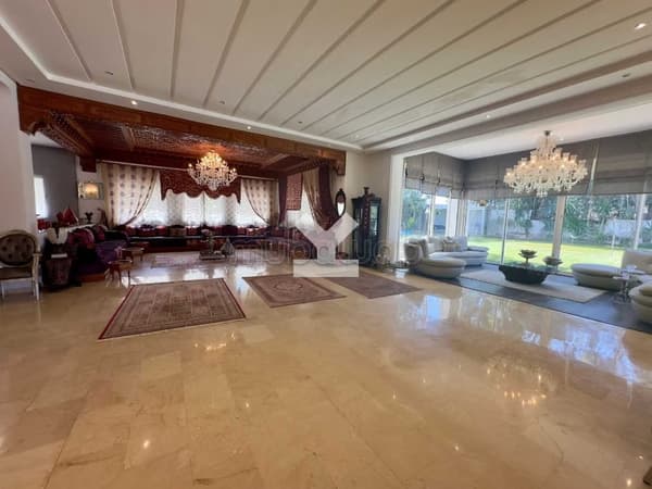 Villa à Louer de 1998.0 m² à Bouskoura, Bouskoura