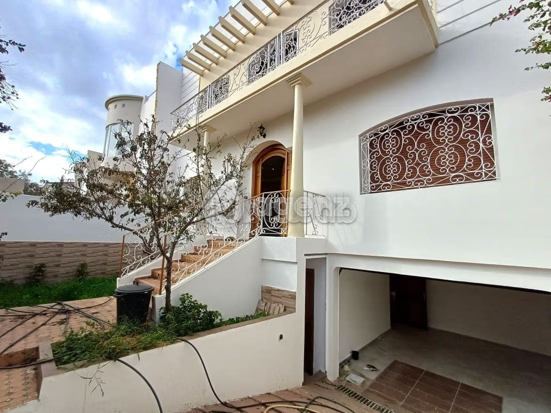 Villa in affitto 296 m², 6 camere Sidi Maarouf Casablanca
