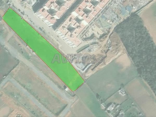 Land, rue Tariq Ibn Ziyad