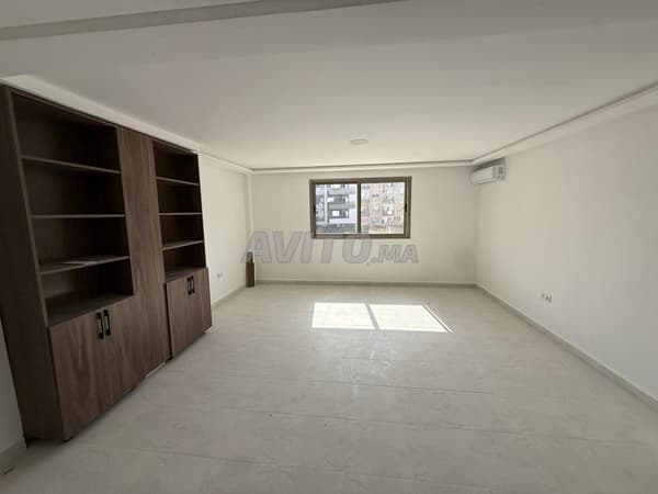 Bureau neuf de 53 m² 1er étage à Val Fleury