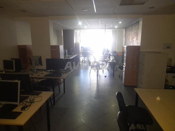 Magasin équipé 210m2 à louer au Palmier