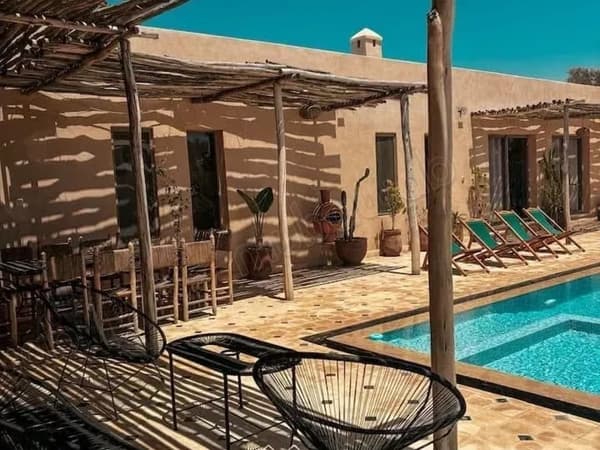 فيلا مفروشة 3 غرف نوم مع حمام سباحة