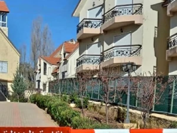 شقة فاخرة مفروشة للبيع، وسط مدينة إفران