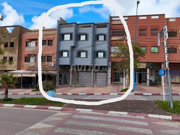 New commercial building in a strategic location