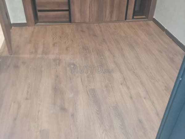 Studio à louer vide à quartier des hôpitaux
