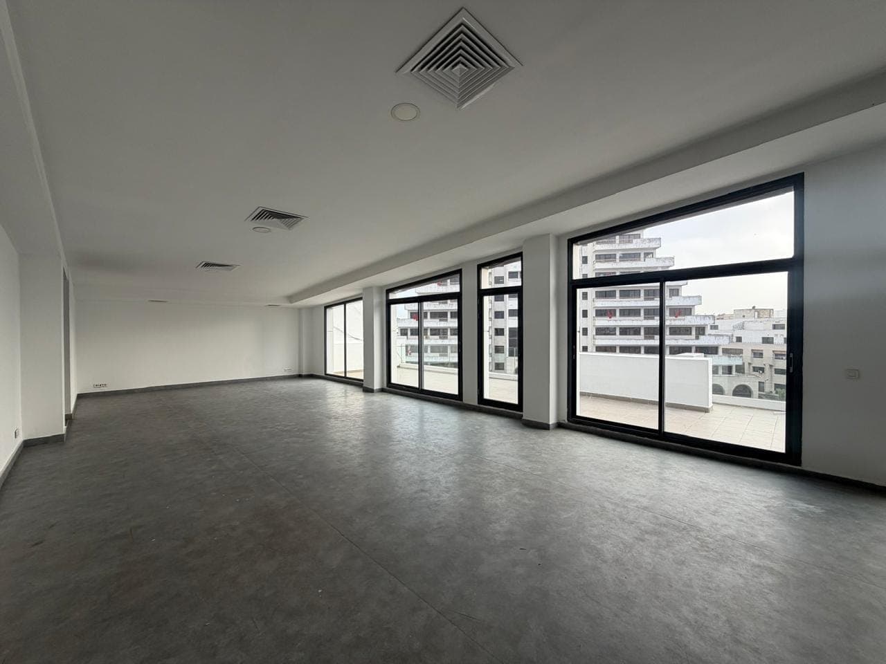 Kantoorverdieping van 375 m² te huur aan Boulevard d’Anfa