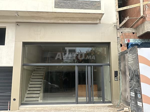 محل تجاري للكراء مساحة 151 م²