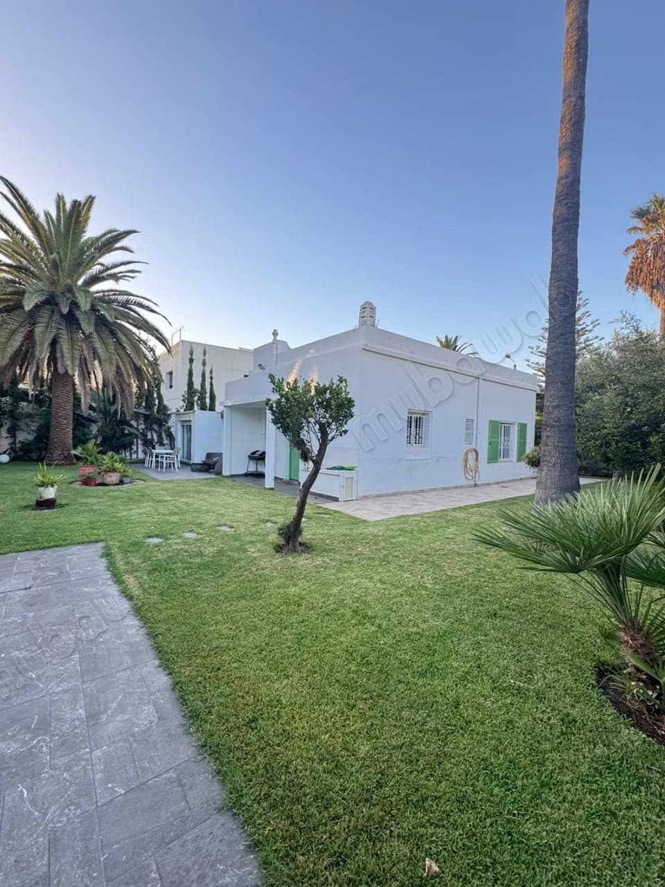 Location villa de luxe semi meublé à Quartier Oasis