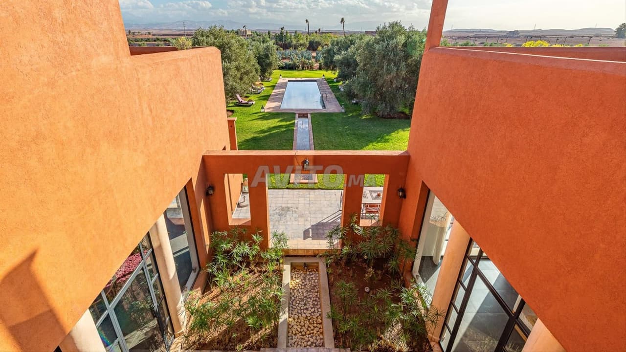 VILLA AVEC AVNA À VENDRE MARRAKECH