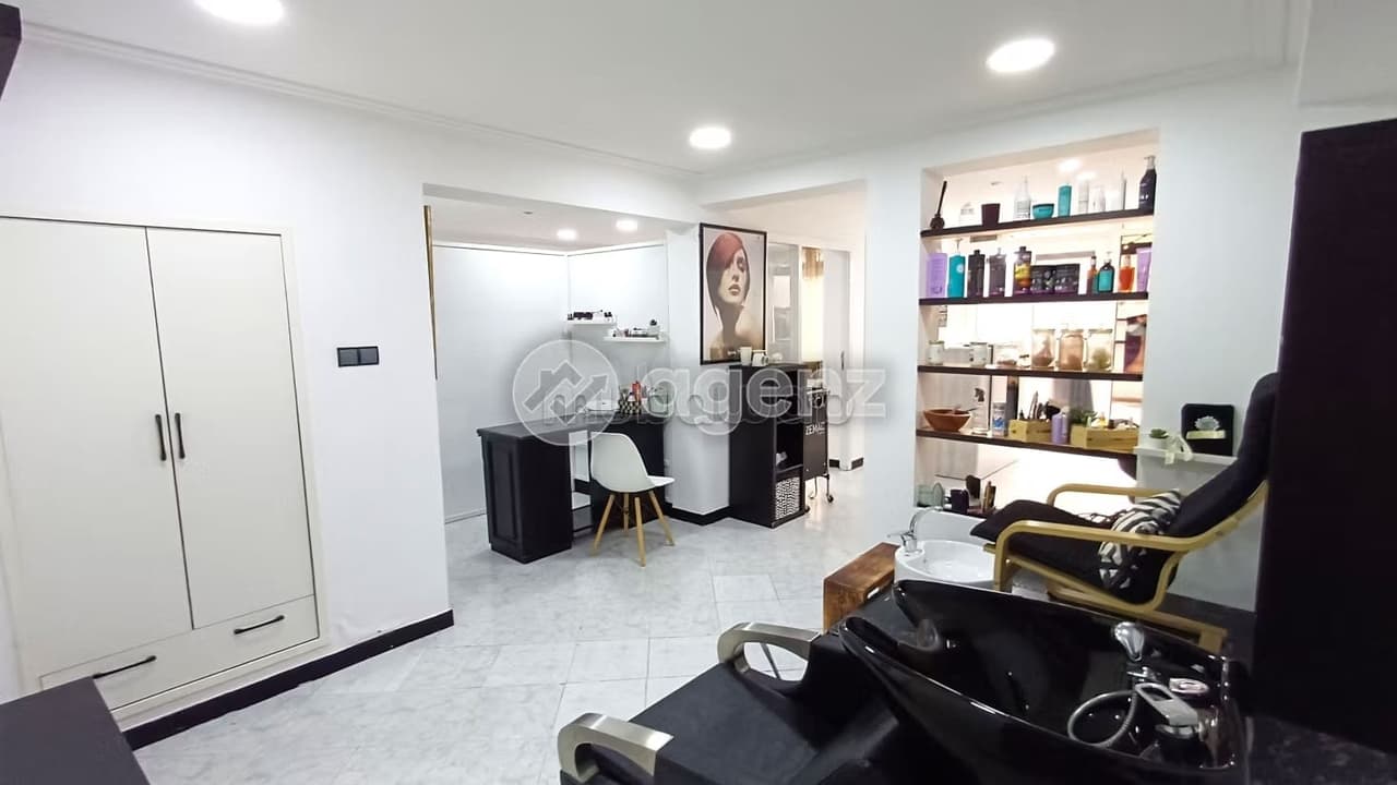 Commerce à vendre 80 m² Administratif Tanger
