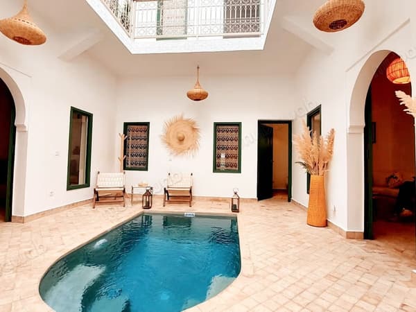 Riad d’Exception – 4 Suites & Bassin Intérieur, entre Bab Taghazout et Diour Saboune