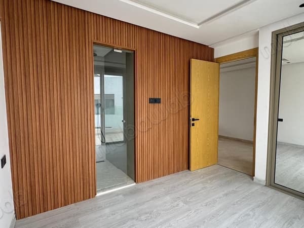 Location d'un appartement à Les princesses. Surface de 98 m². Double vitrage et porte…