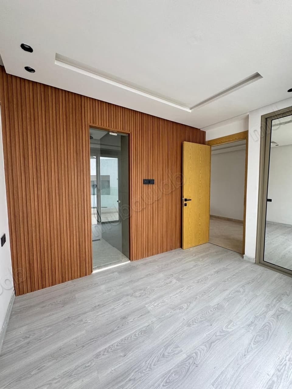 Location d'un appartement à Les princesses. Surface de 98 m². Double vitrage et porte…