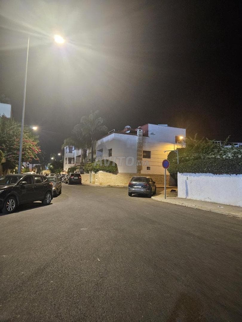 فيلا للبيع في حي البريد حي النهضة الرباط