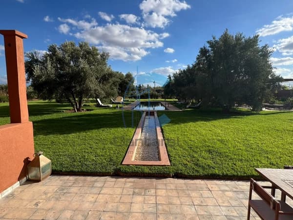 VILLA 4 CHAMBRES + 1 CHAMBRE DU PERSONNEL AVEC VNA SUR 1 HECTARE À VENDRE - ROUTE…