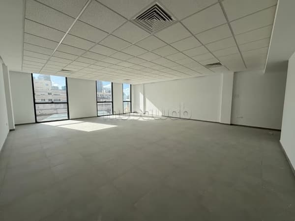 Bureau Prime Neuf 2156 M² Disponible Immédiatement