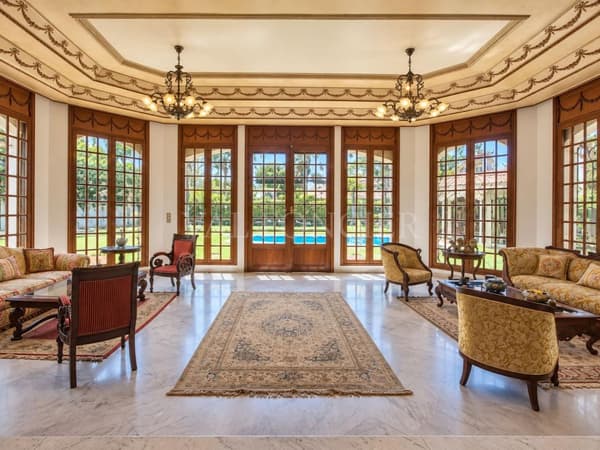 Vente Villa traditionnelle 5chambres avec piscine Californie, Casablanca