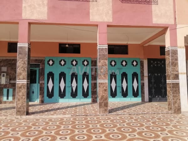 محل تجاري من طابقين للكراء بلوط الحسن الثاني askjour