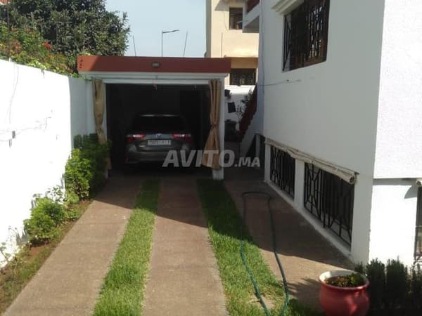 Familienvilla in Hay Riad nahe Nakhil