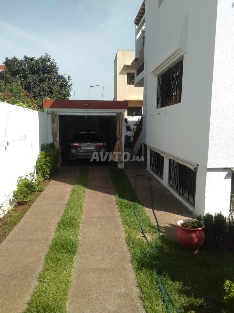 Familienvilla in Hay Riad nahe Nakhil