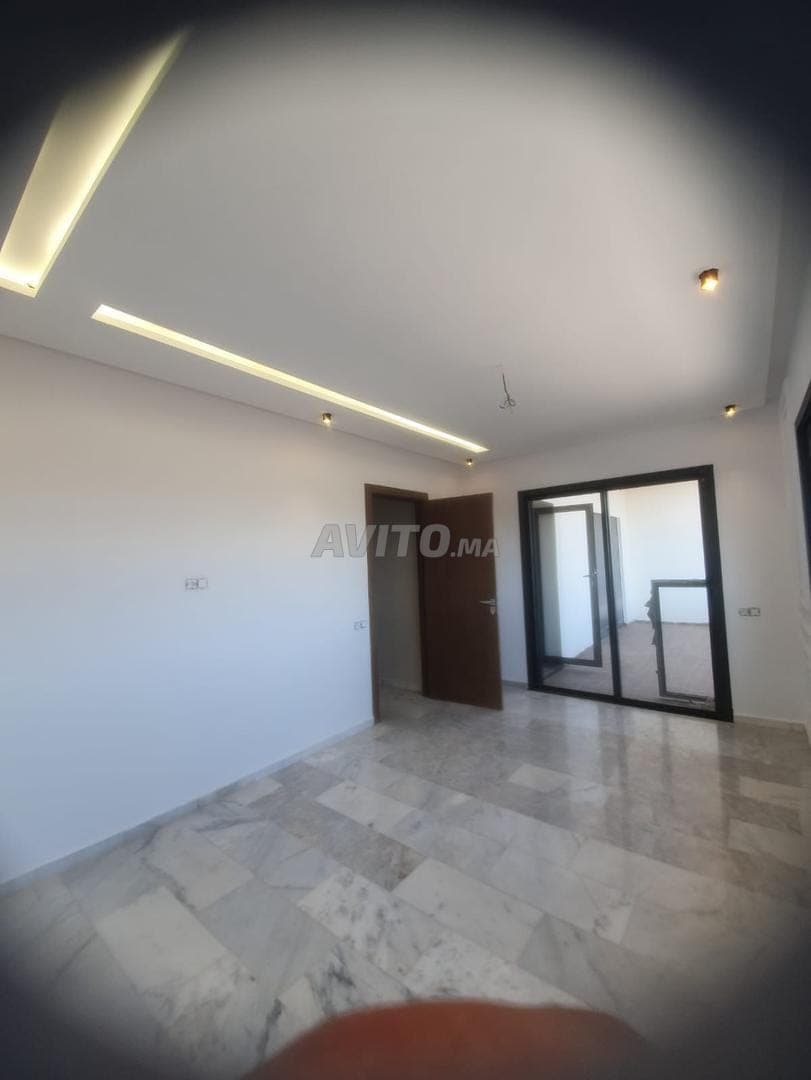 Appartement 3 ch vide NEUF à louer Menzeh