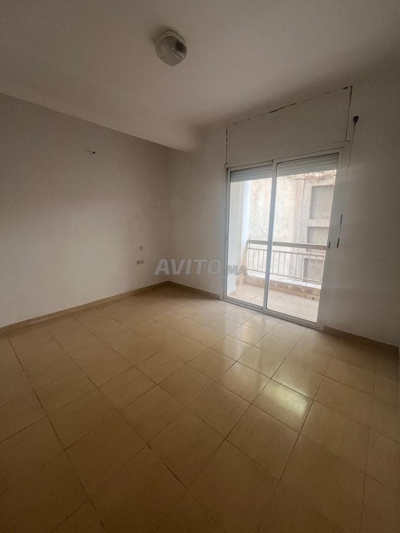 Appartement 3 chambres à louer à avenue des FAR