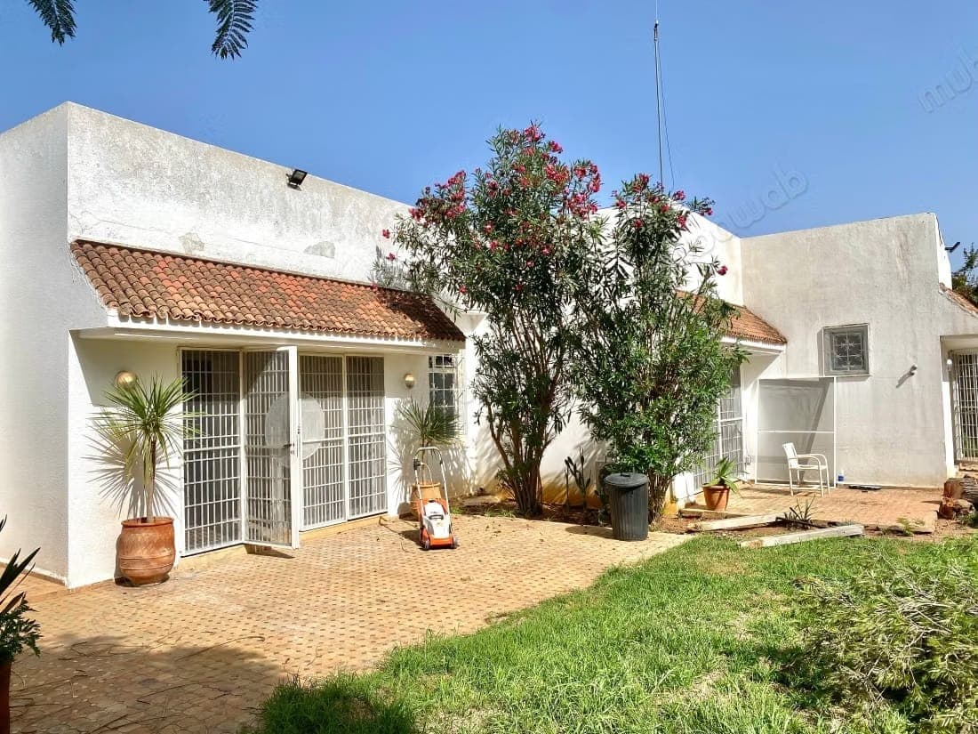 Magnifique Villa zu vermieten in Riad. 6 schöne Schlafzimmer. Terrasse und Garten