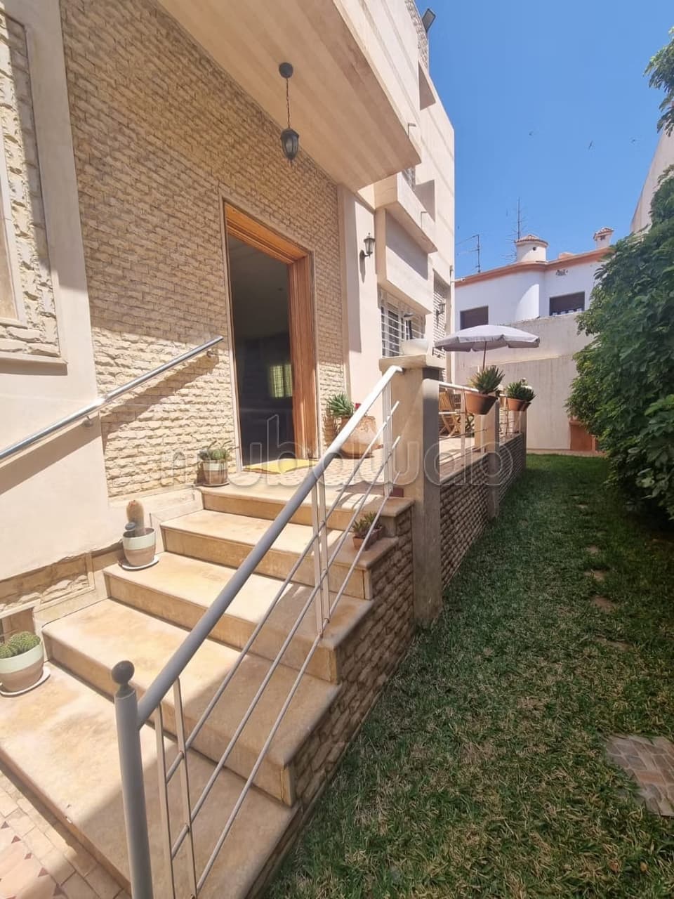 Somptueuse maison à vendre à Hay Dakhla. 3 pièces. Antenne parabolique et sécurité