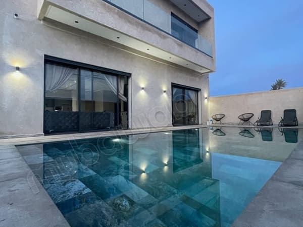 Villa with heated pool ideal for rental income
